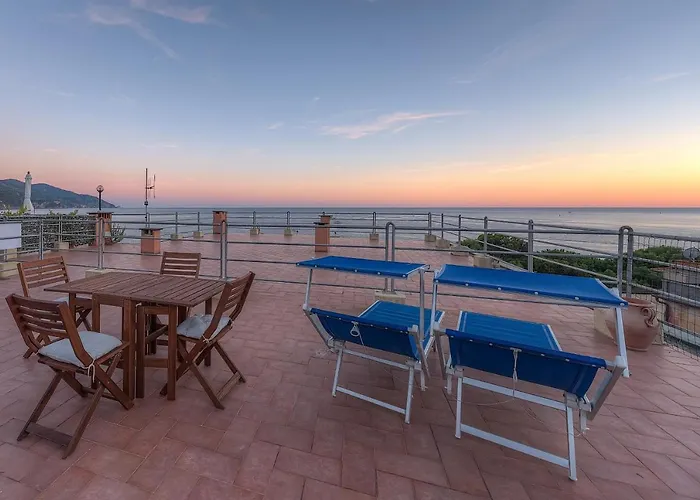 Poseidon 011019-lt-0180 Monterosso al Mare